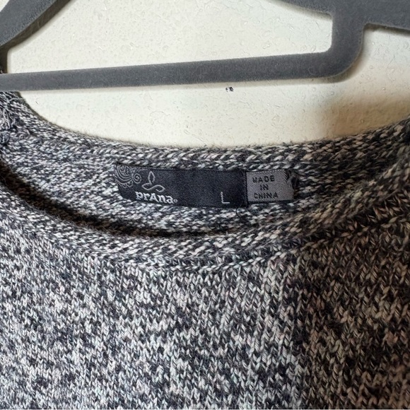Prana Gray and Blue Knit Sweater Size Large - Picture 4 of 6